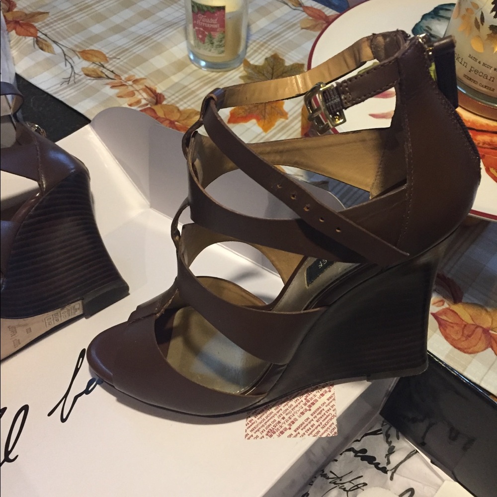 Shoes - Picture 2 of 3